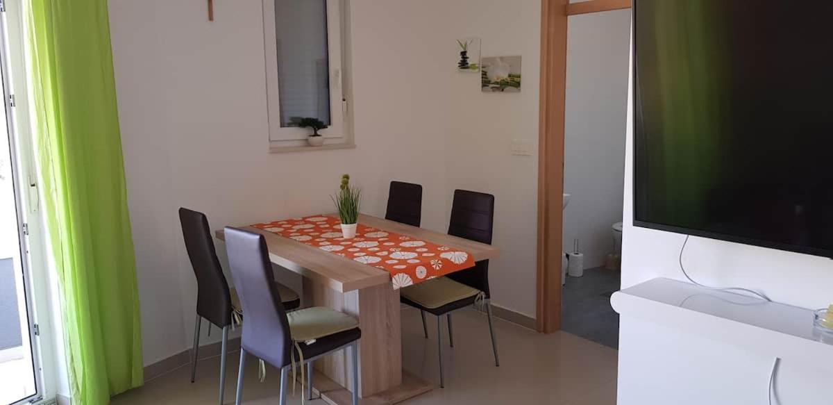 Abc Apartmani Vrsi Eksteriør billede